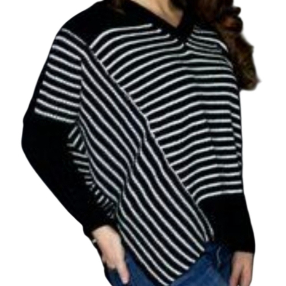 Romeo + Juliet Couture Black & White Graphic Stripe Poncho Style Sweater Size S